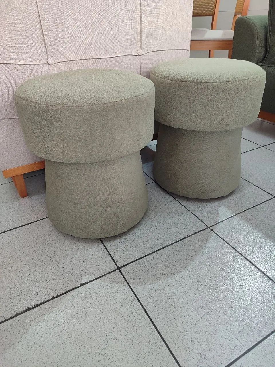 Pufes  novos 