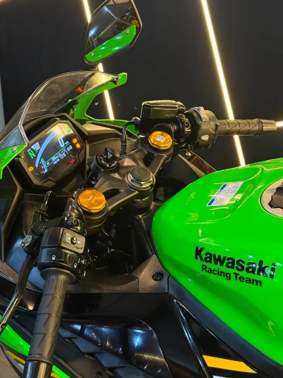 Ninja ZX-4RR - Foto 4
