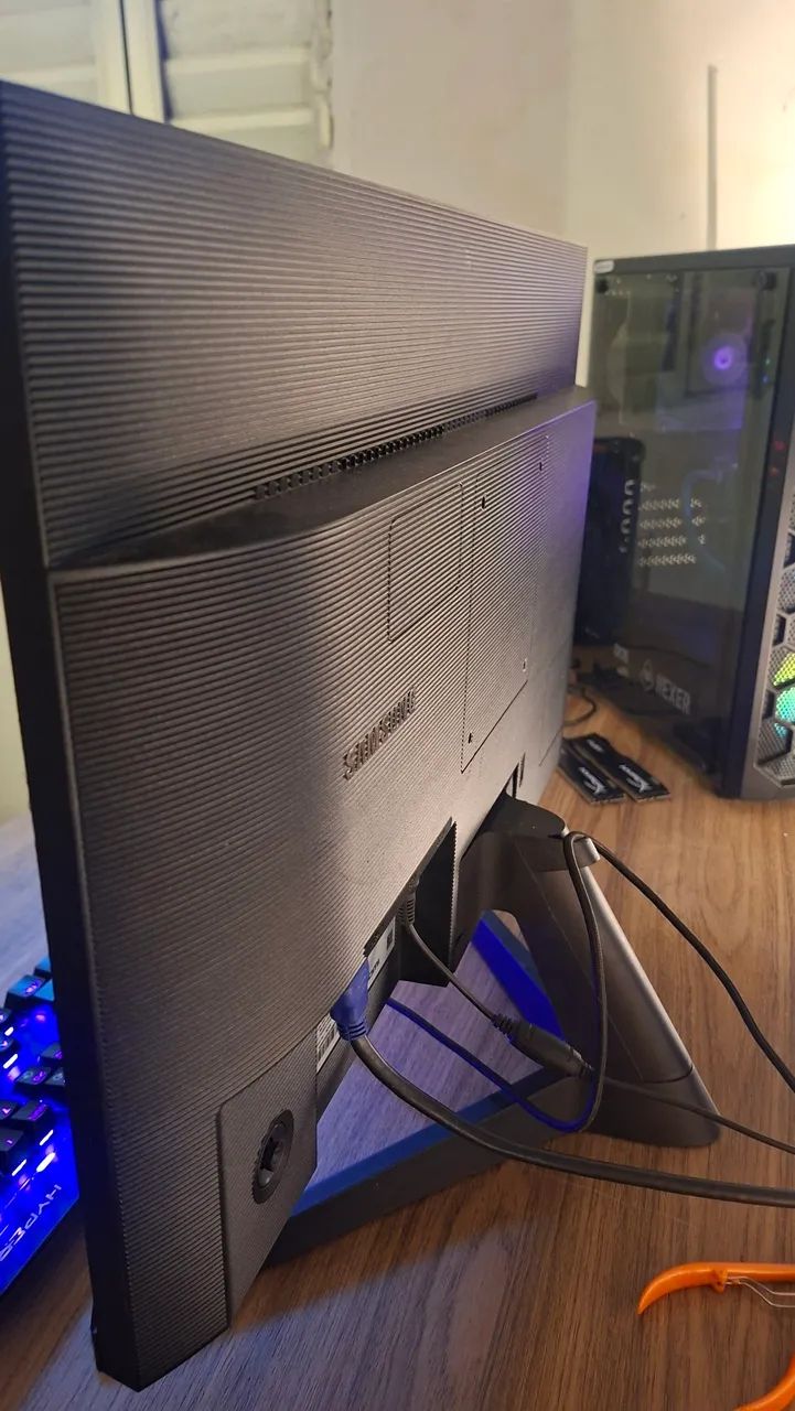 MONITOR SAMSUNG 24 POLEGADAS 75hrs - Foto 2