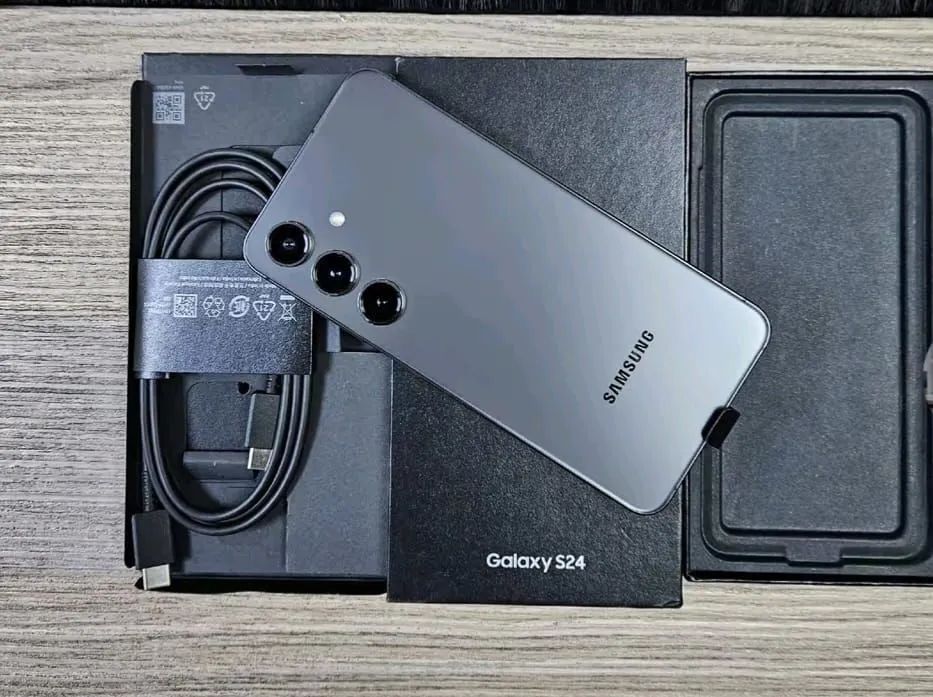 Samsung S24