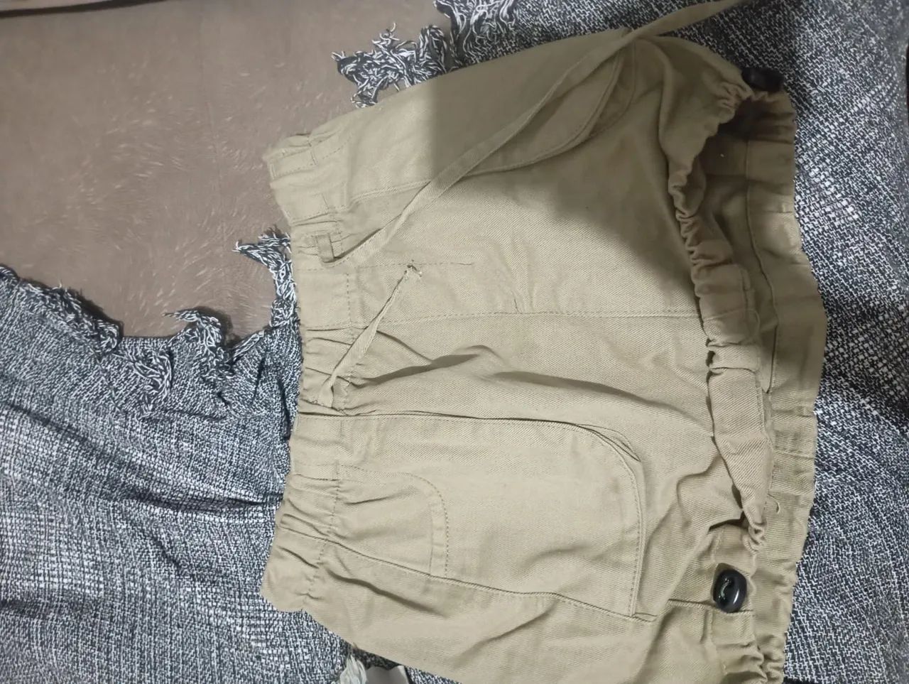 Vendo shorts jeans si novos - Foto 5