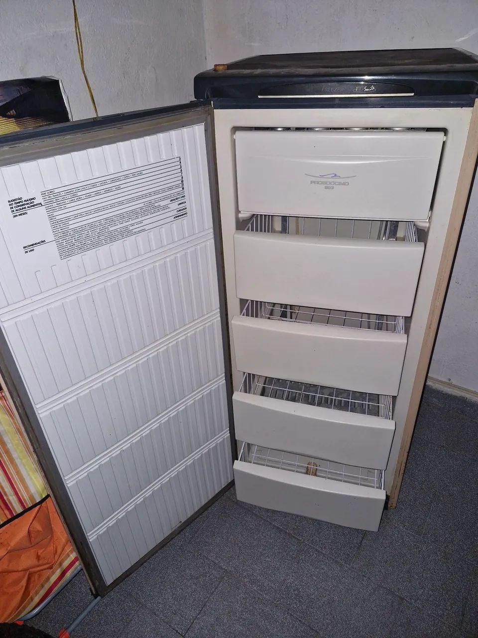 Freezer vertical 172litros 220V  - Foto 3