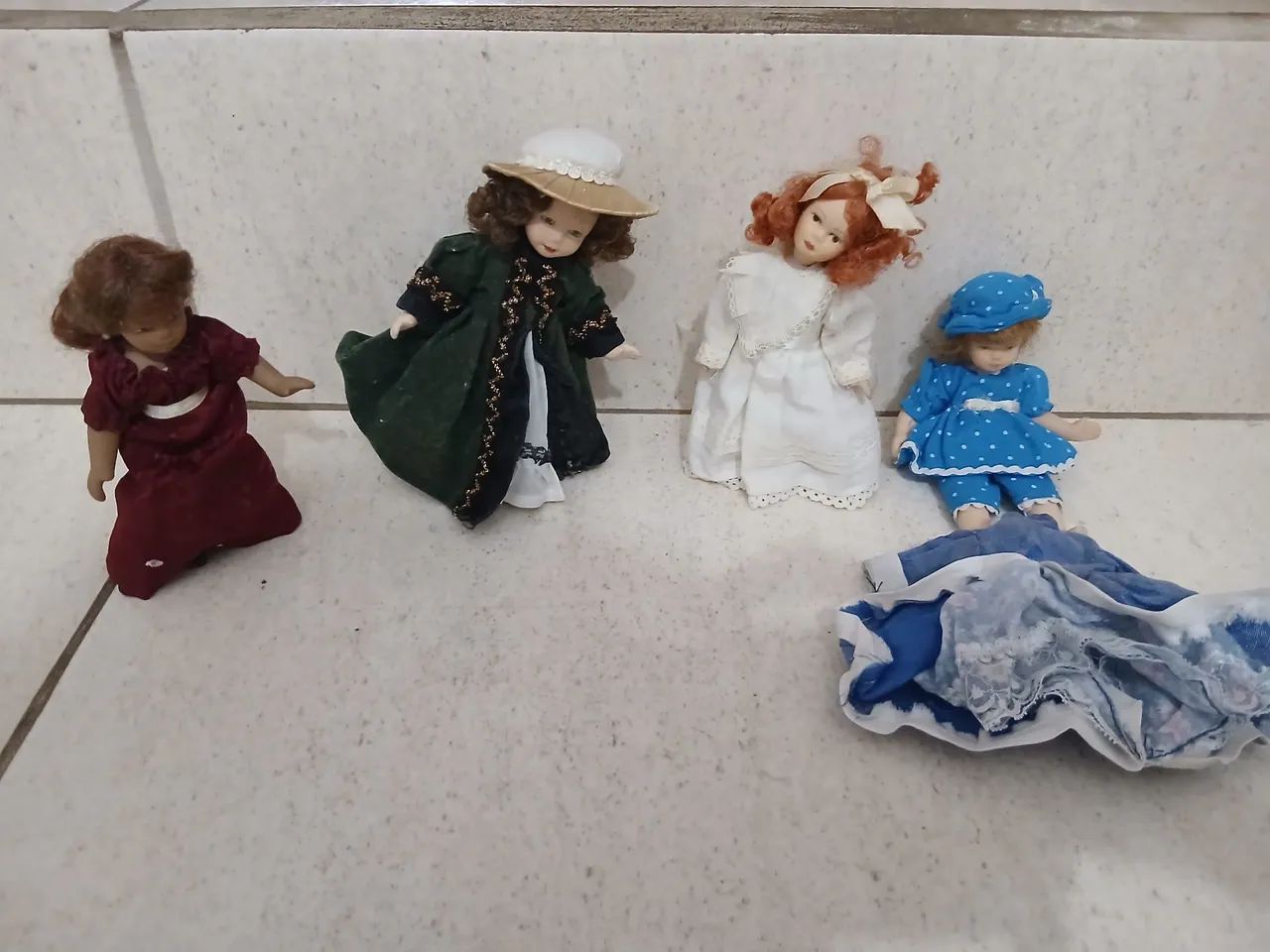 Bonecas de porcelana antigas 
