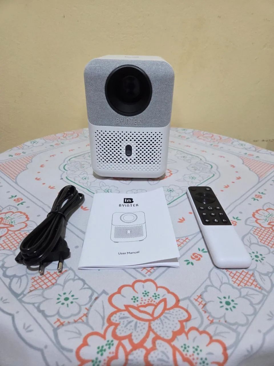 PROJETOR BYINTEK LOVE U4 SMART FULL HD ANDROID TV - Foto 3