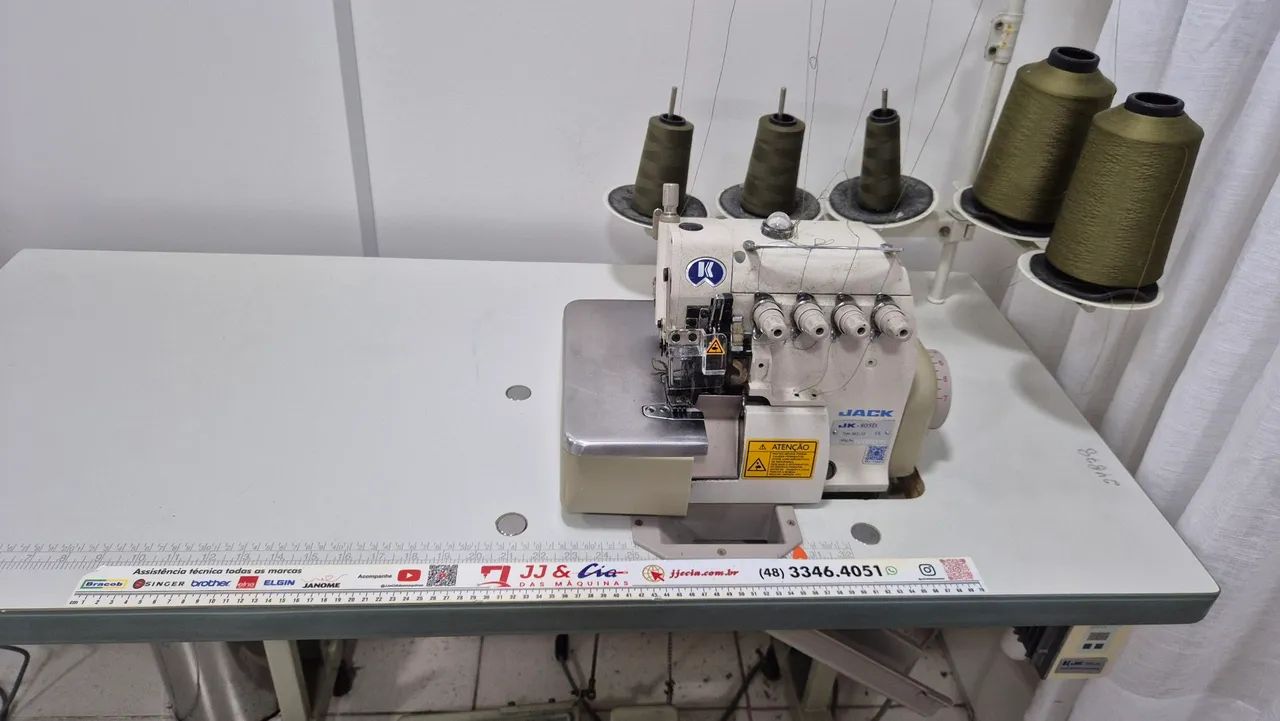 Máquina de costura Interlok 