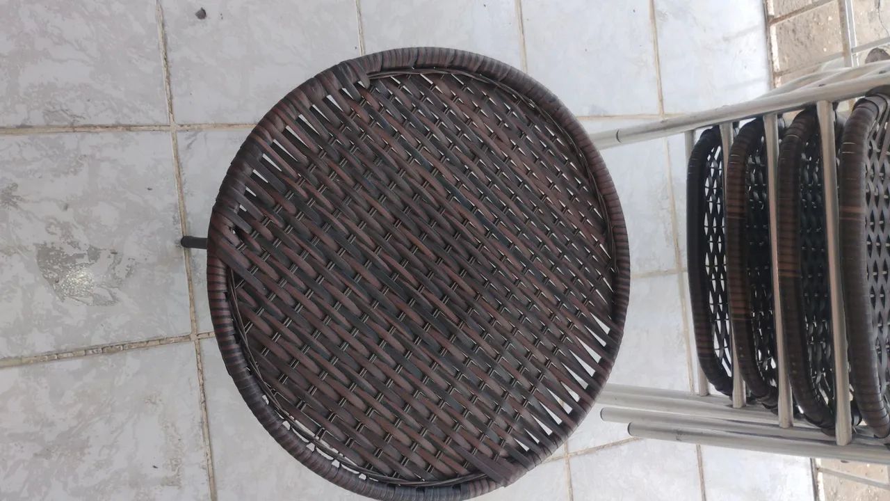 jogo de quatro cadeiras, com mesinha de centro para varanda - Foto 3