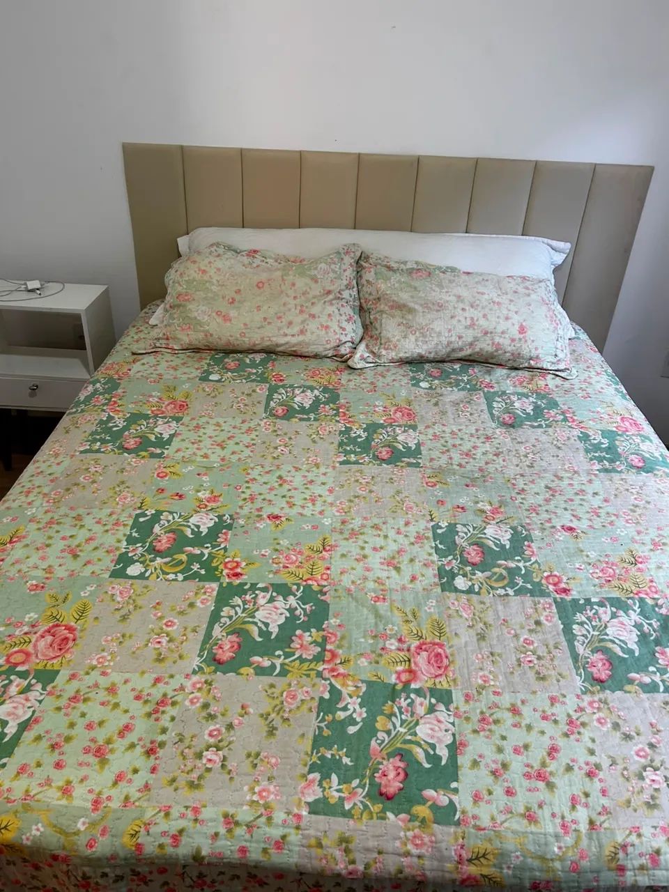 Cama Box Queen Semi  Nova 