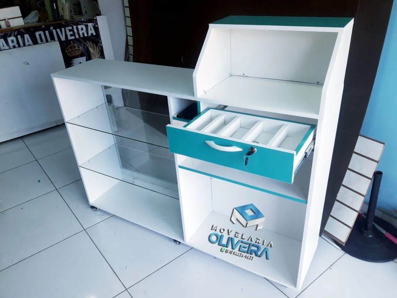 Balcão caixa e vitrine frontal em mdf fabricamos diversos modelos e valores  - Foto 2