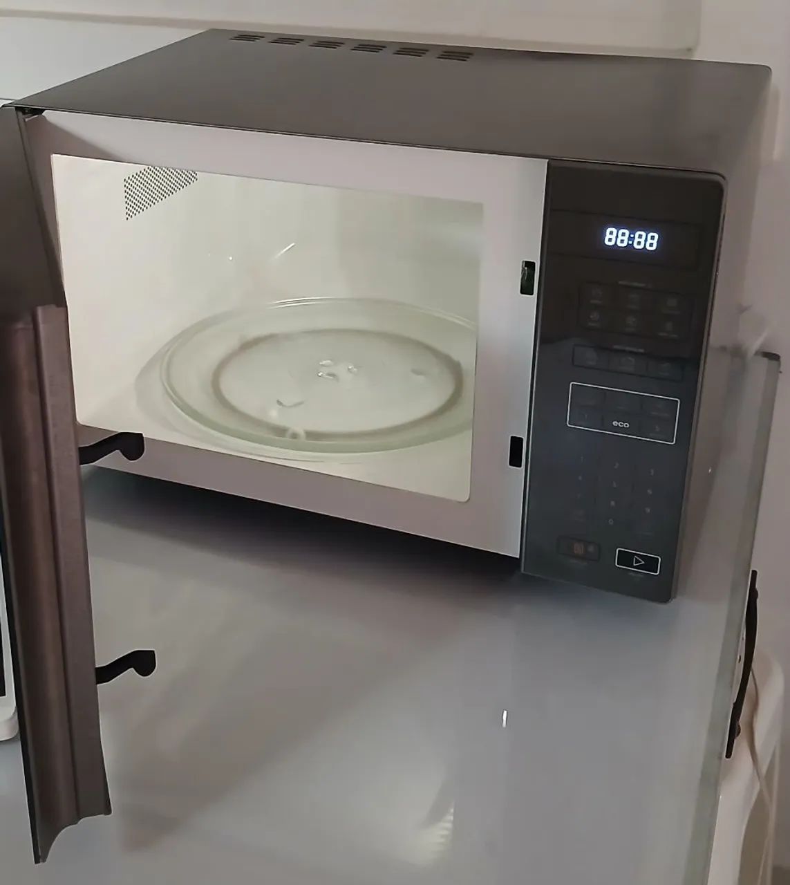 Micro-ondas Toshiba 35L 