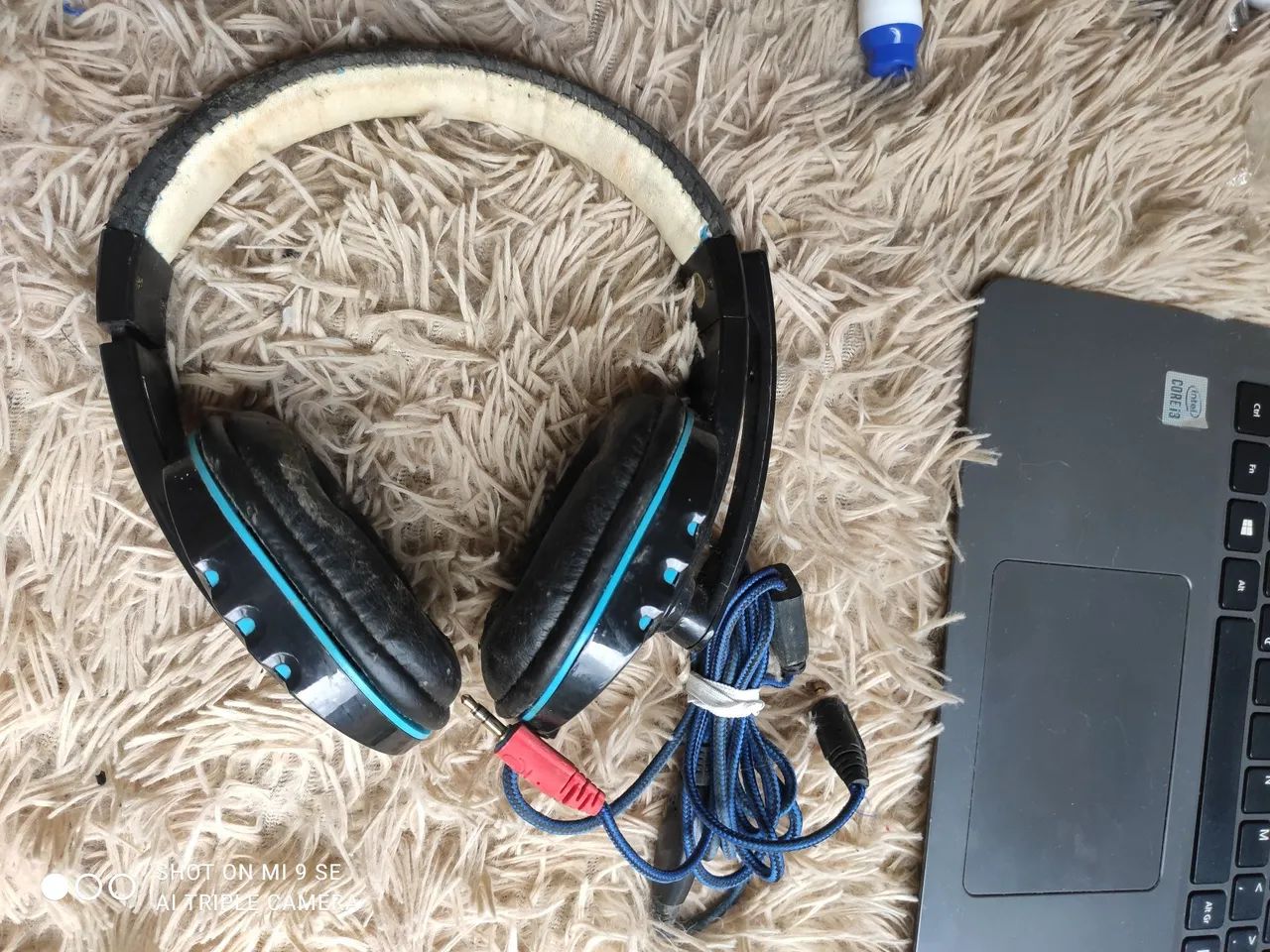 Headset top