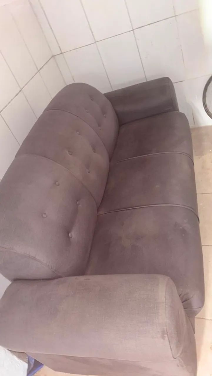 Vendo sofá de 3 lugares semi-novo - Foto 2