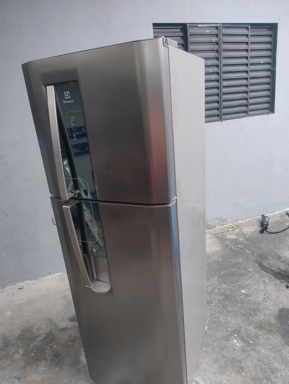 Geladeira Eletrolux Frost free parou de gelar semi nova paguei 2300 quero 850$