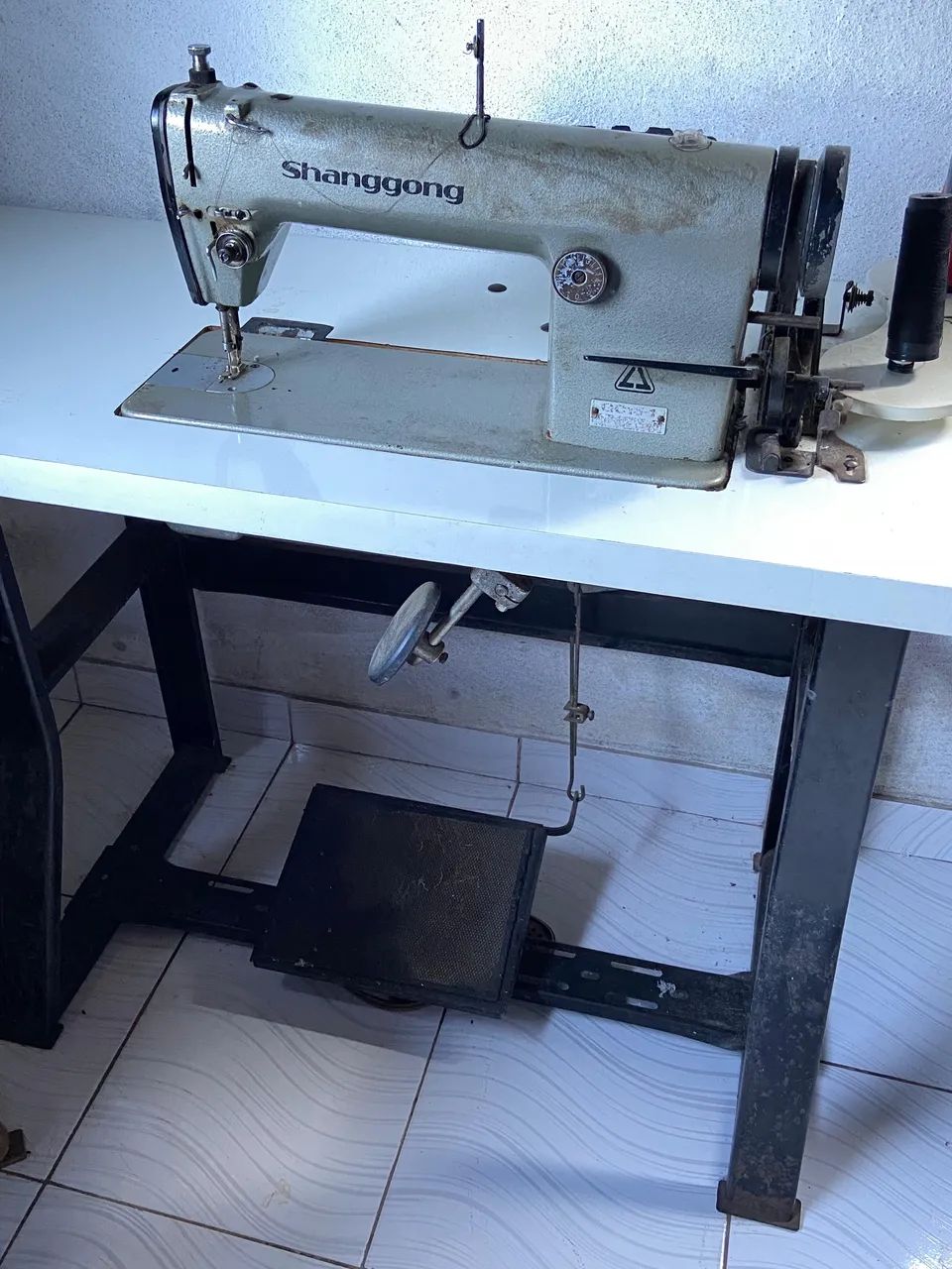 Máquina de costura com Mesa !! - Foto 2