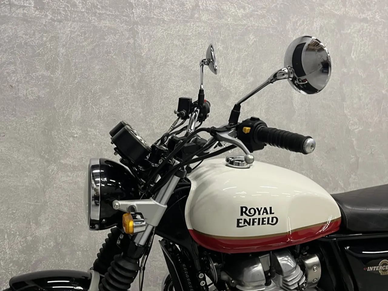 Royal Enfield Interceptor 650CC ABS 2022 - Foto 4