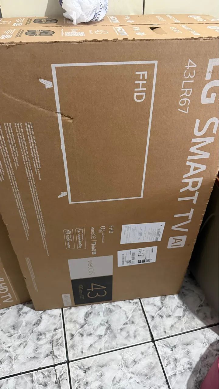 TV LG Smart 43 lacrada - Foto 2