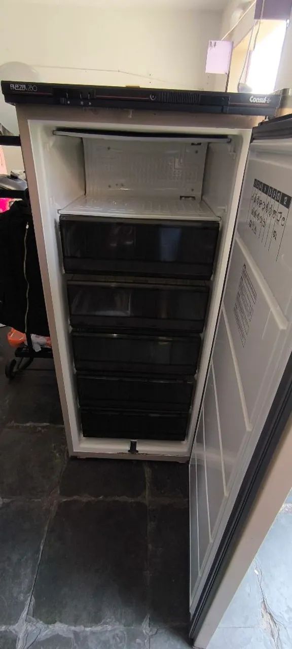 Freezer vertical consul 280 litros funcionando perfeitamente  - Foto 2