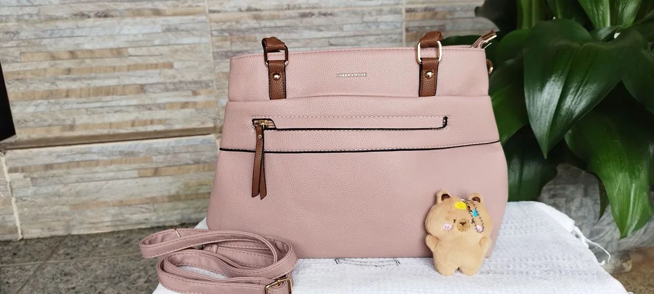 Vendo 3 bolsas novas a preço de custo