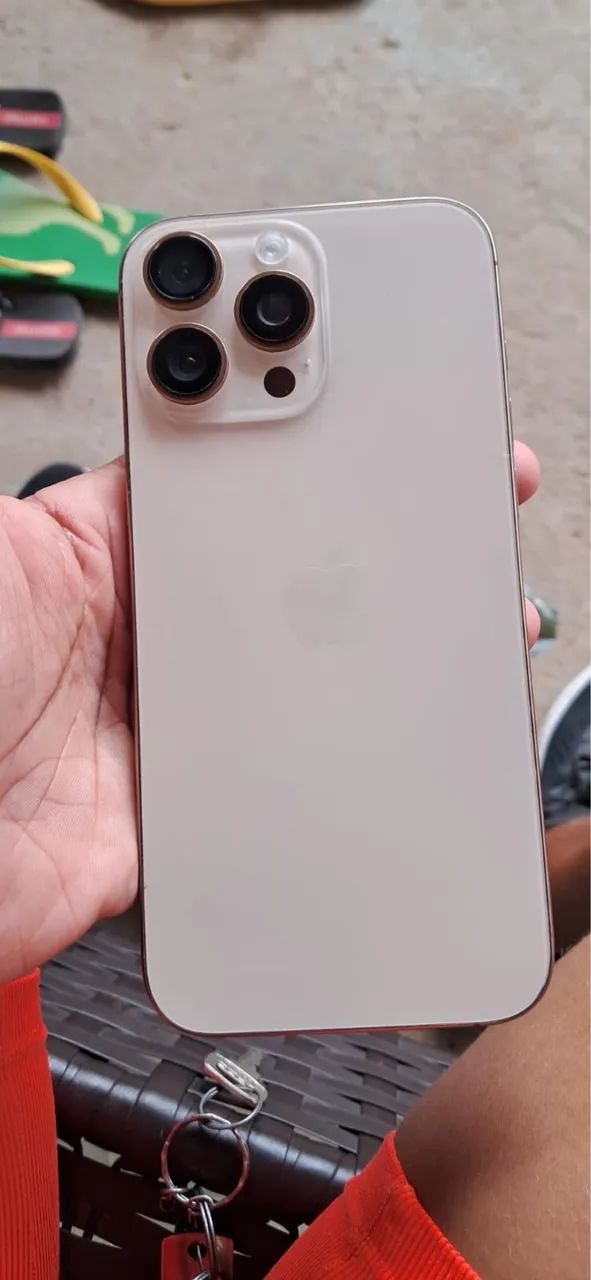 iPhone 16 pro max - Foto 2