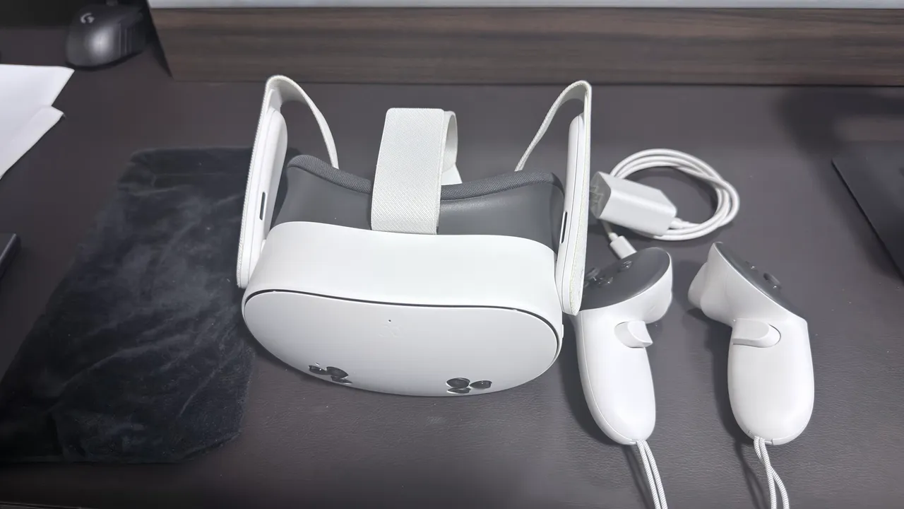 Óculos de realidade virtual Meta Quest 2 256GB Seminovo + Estojo