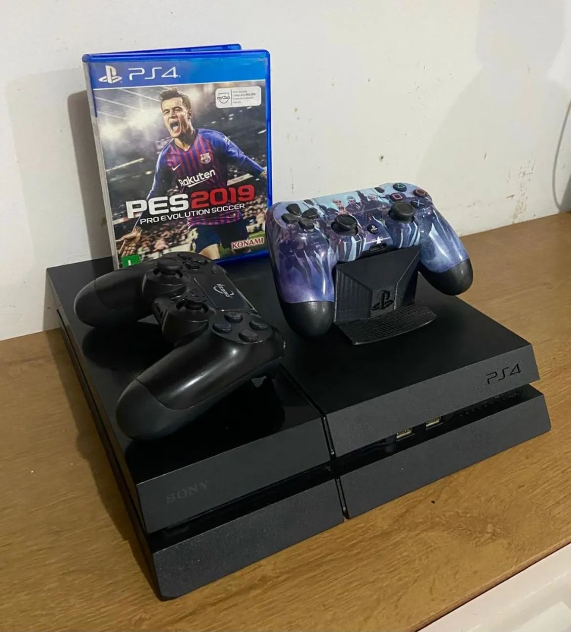Ps4 fat + 2 controles + 1 jogo