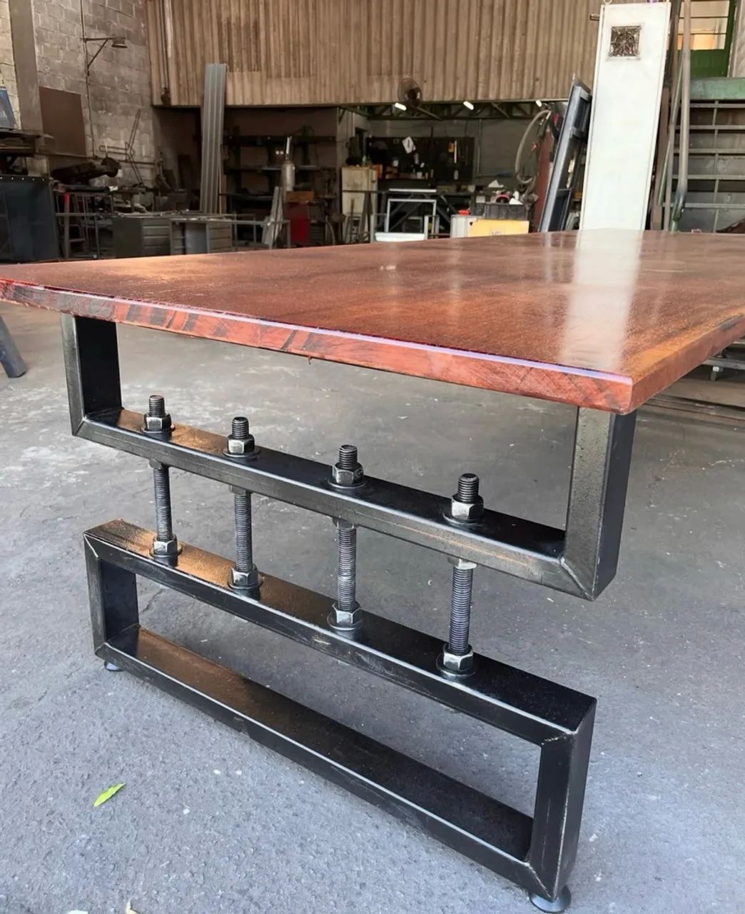 Mesa viking exclusiva e única  - Foto 3
