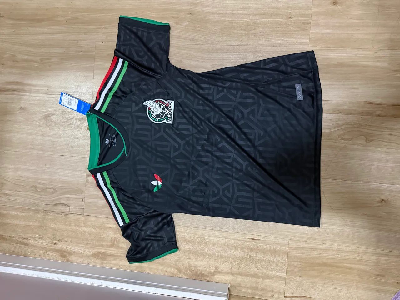 Camisas de primeira linha 