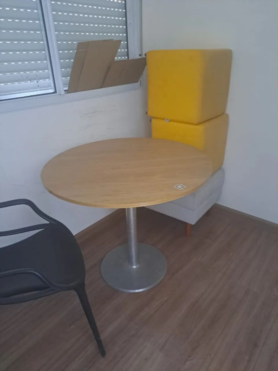 Mesa Redonda para Escritório, Varanda ou Recepção (02 peças)