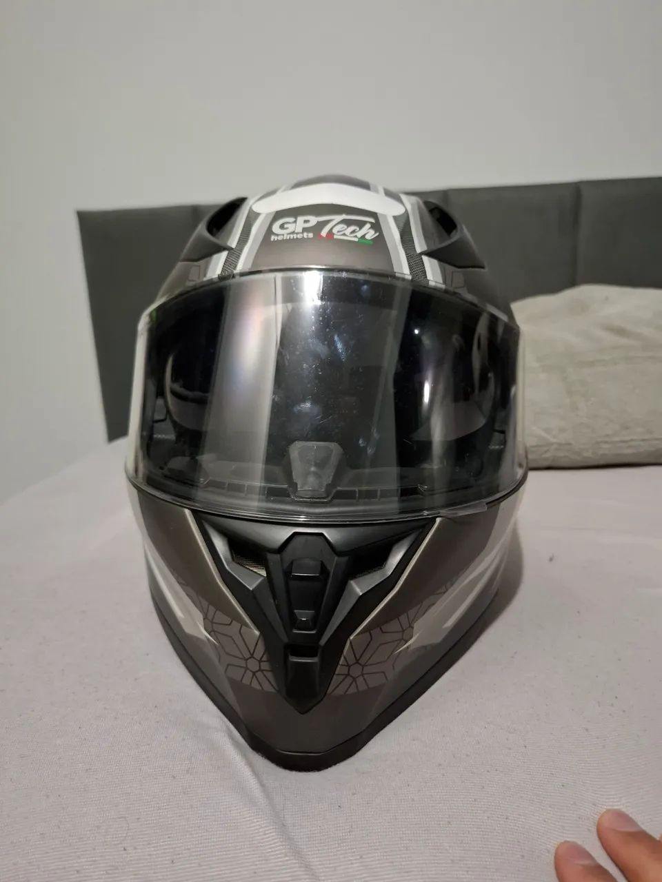 Capacete GP Tech V128 N°58