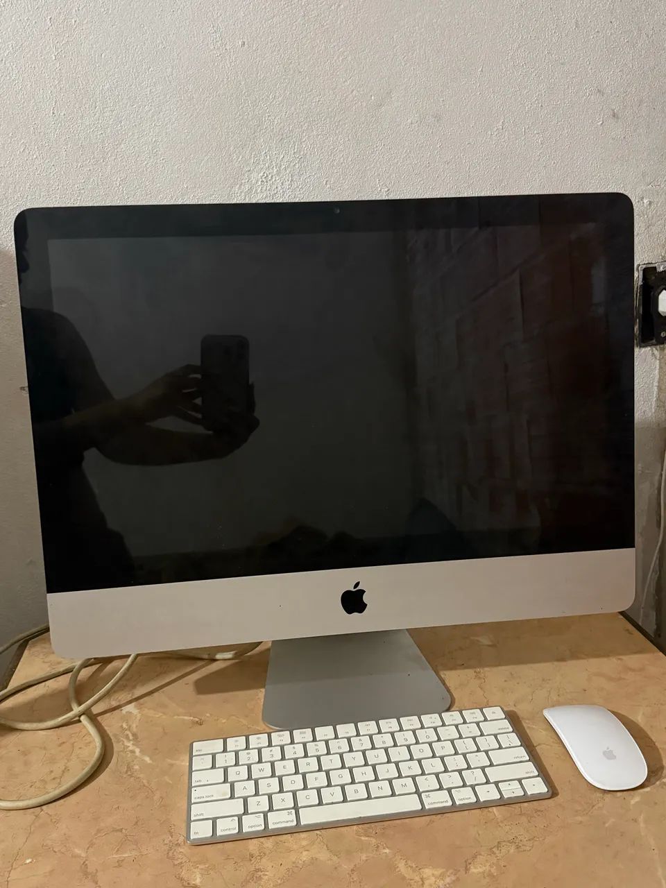 iMac Apple 21,5? - R$ 700 | Vendo no estado, com defeito