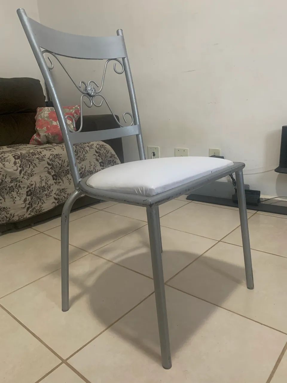 Jogo com 06 Cadeiras De Ferro - Foto 2