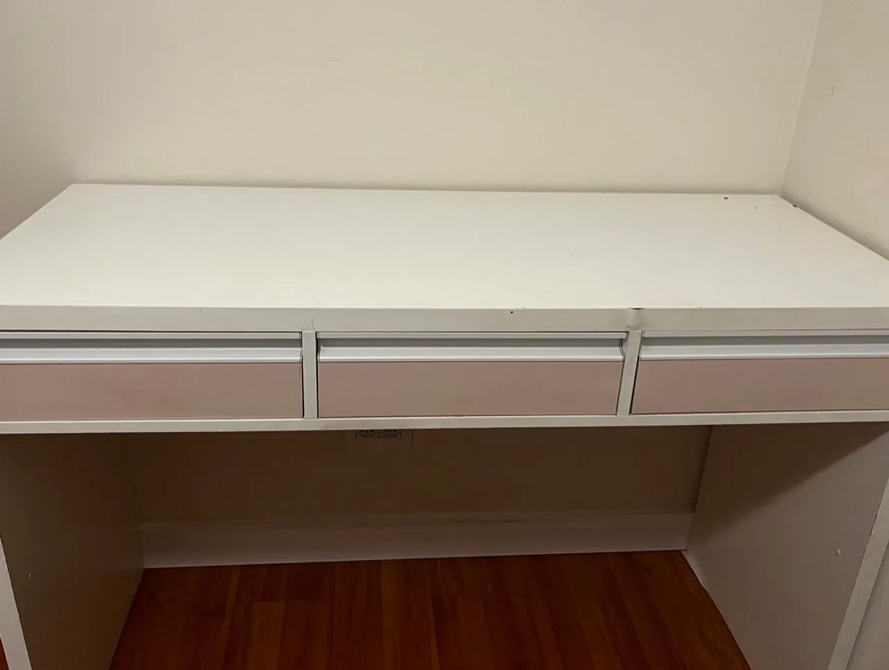 VENDO - Escrivaninha de Madeira!  - Foto 2