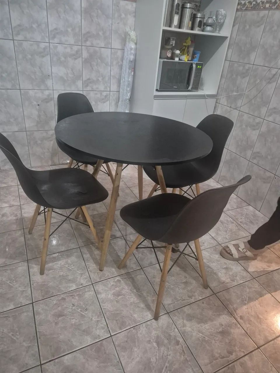 Mesa com 4 cadeiras