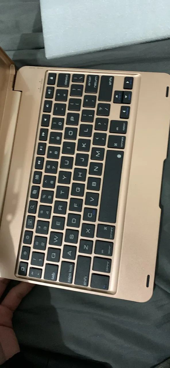 Capa Case com Teclado Bluetooth F19/F19B - Foto 2