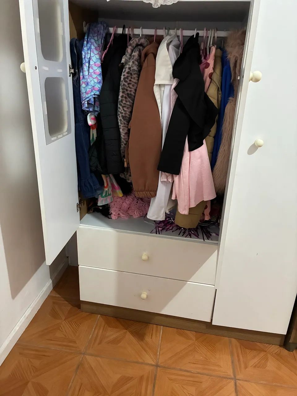 Guarda roupa infantil + cômoda  - Foto 5