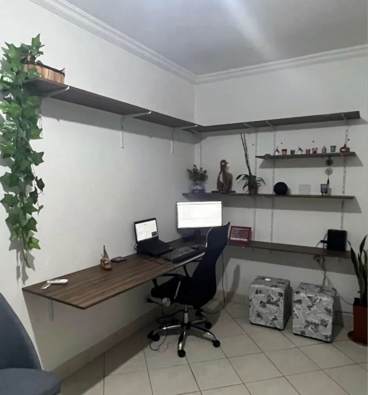 Prateleiras e bancada para escritório  - Foto 2