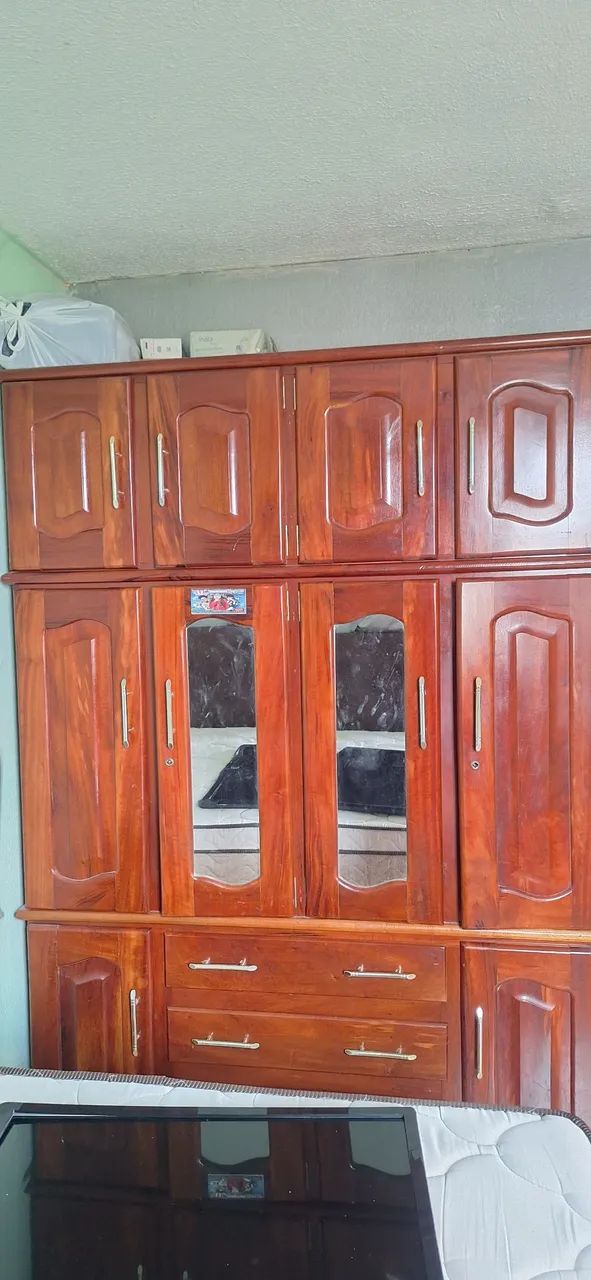 VENDO GUARDA ROUPA SEMI NOVO