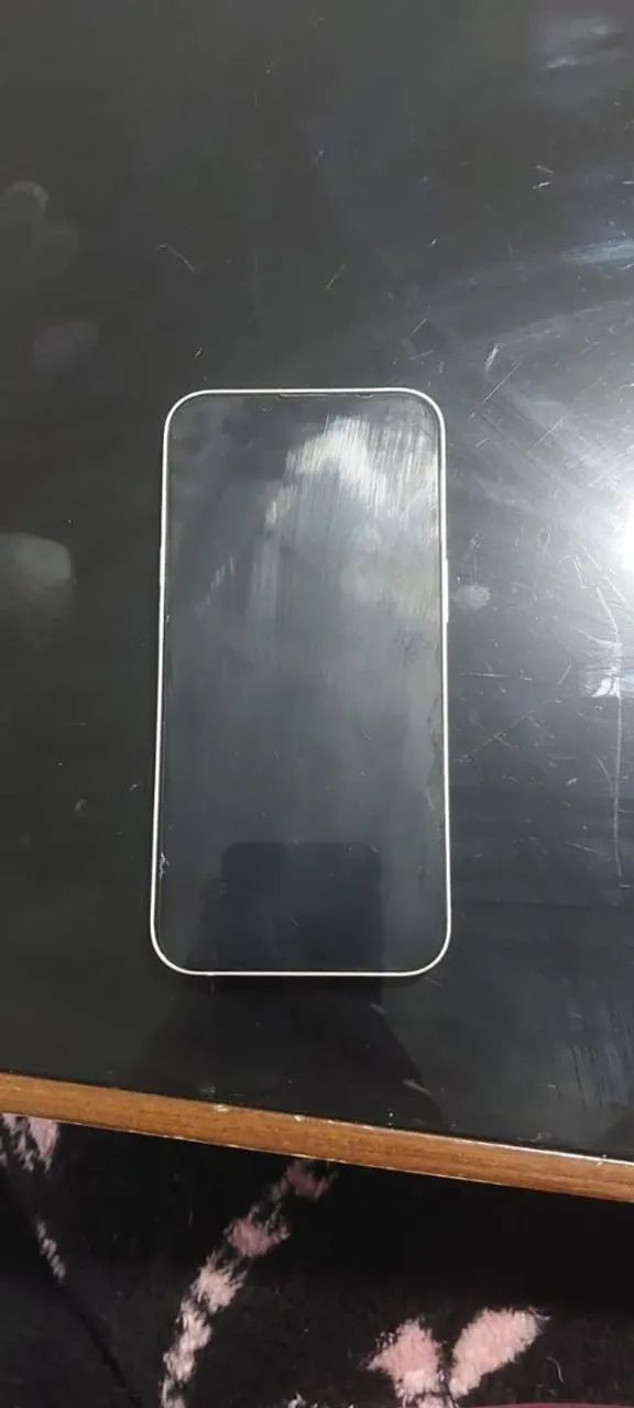 Vendo Iphone 13 branco bem conservado - Foto 2
