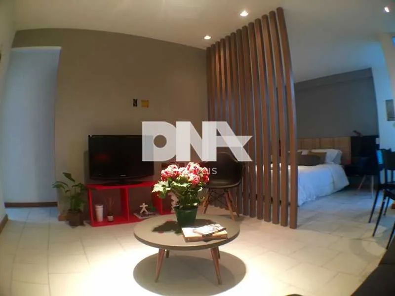 Flat : / Residencial / Centro