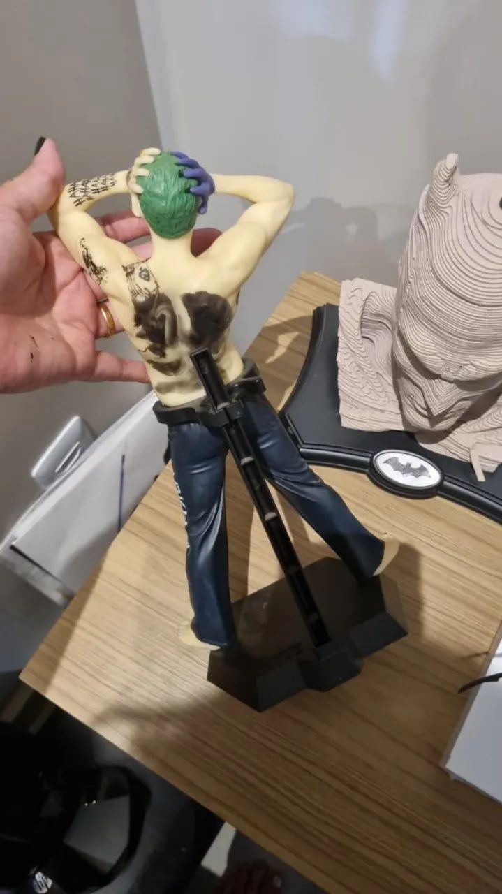 Action figure Coringa (suicide squad)  - Foto 2