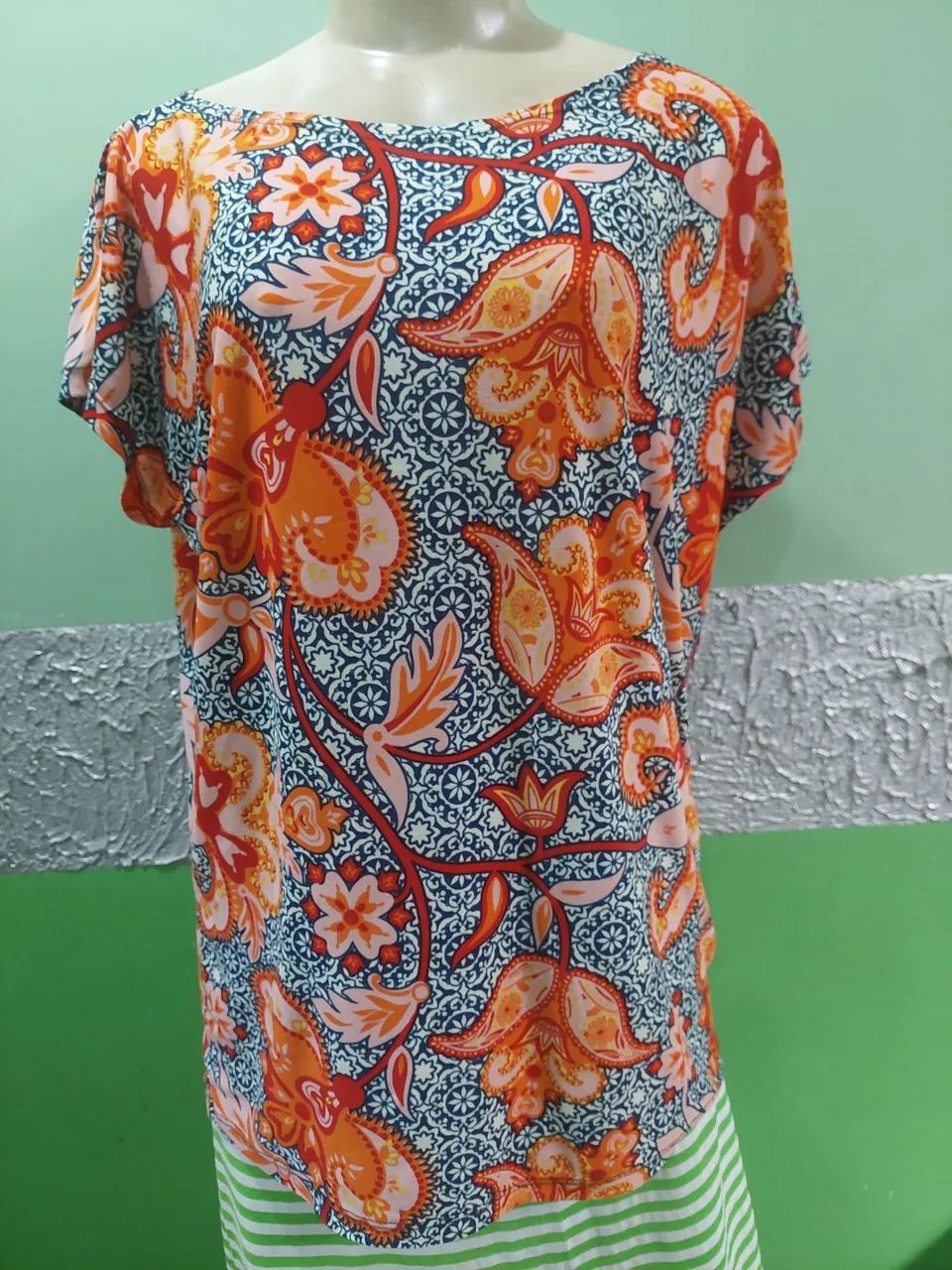 LIQUIDAÇÃO HOJE!! Kit vestido e blusa de malha Tam.G  - Foto 3