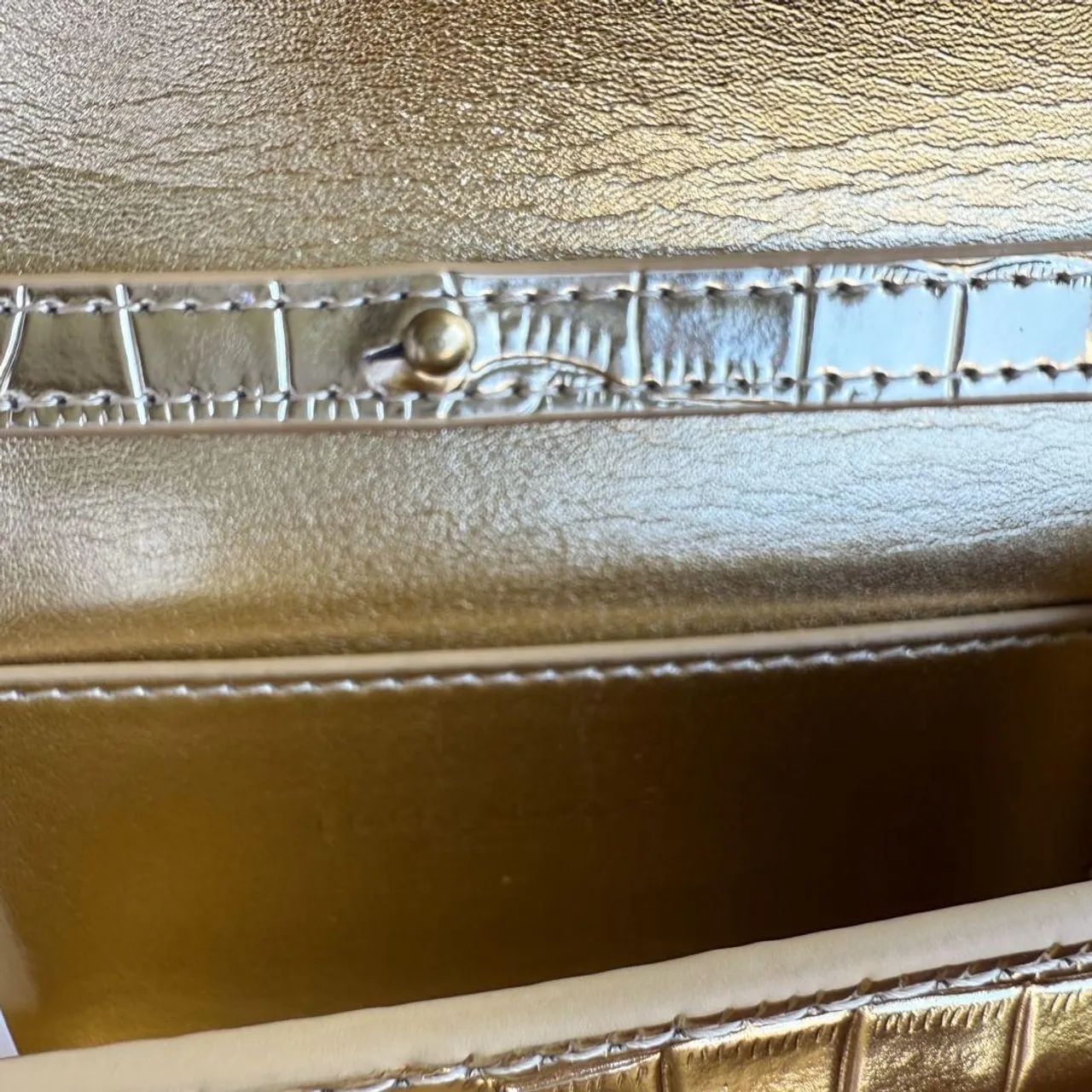Bolsa Dourada em couro Dolce Gabbana - Foto 3