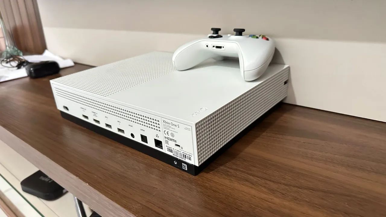 Vídeo game X box one S 1Tb - Foto 2