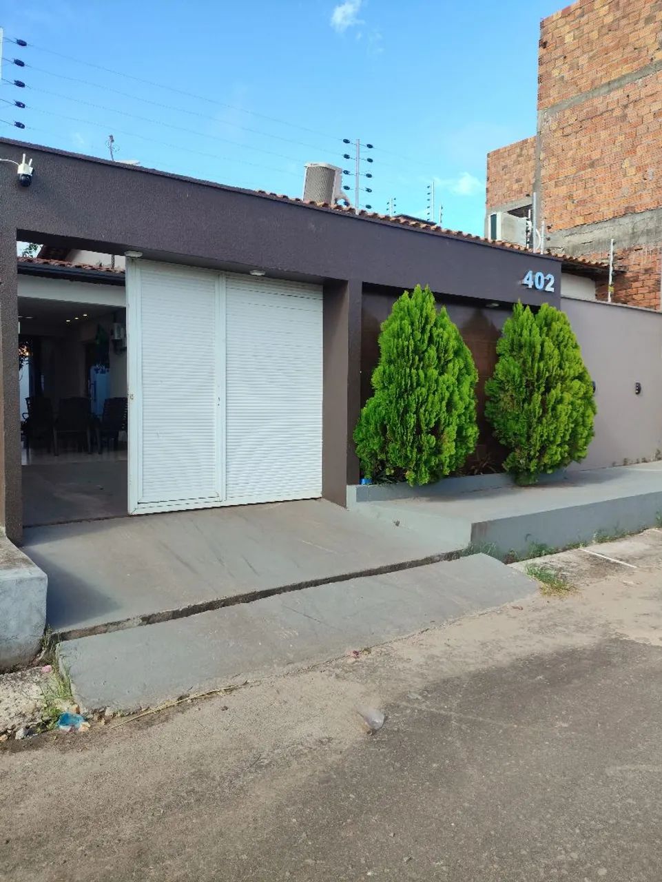 Alugo linda casa com placas solar