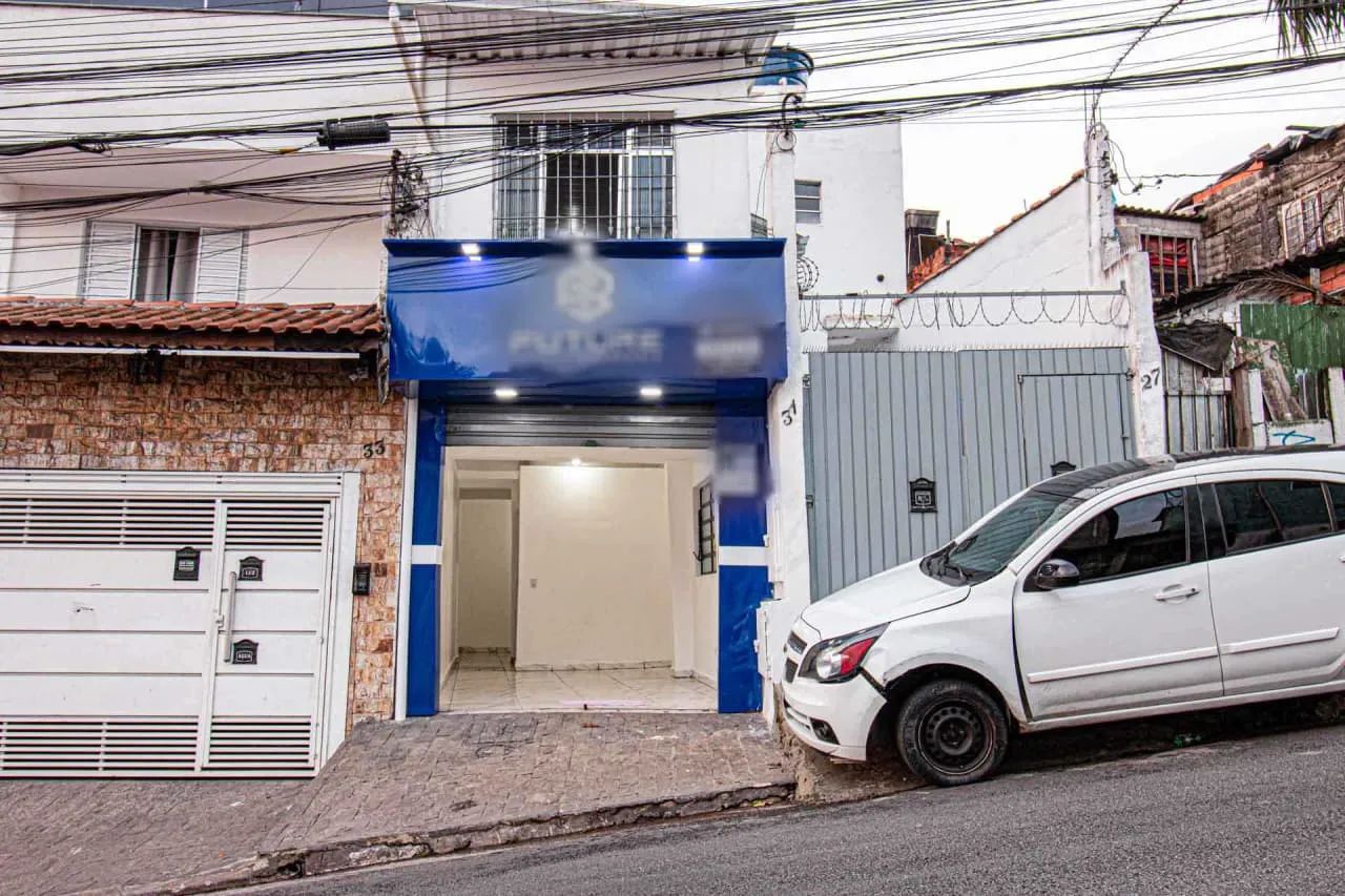 Casa comercial na Rua Santo Rizzo, 31  30 m²