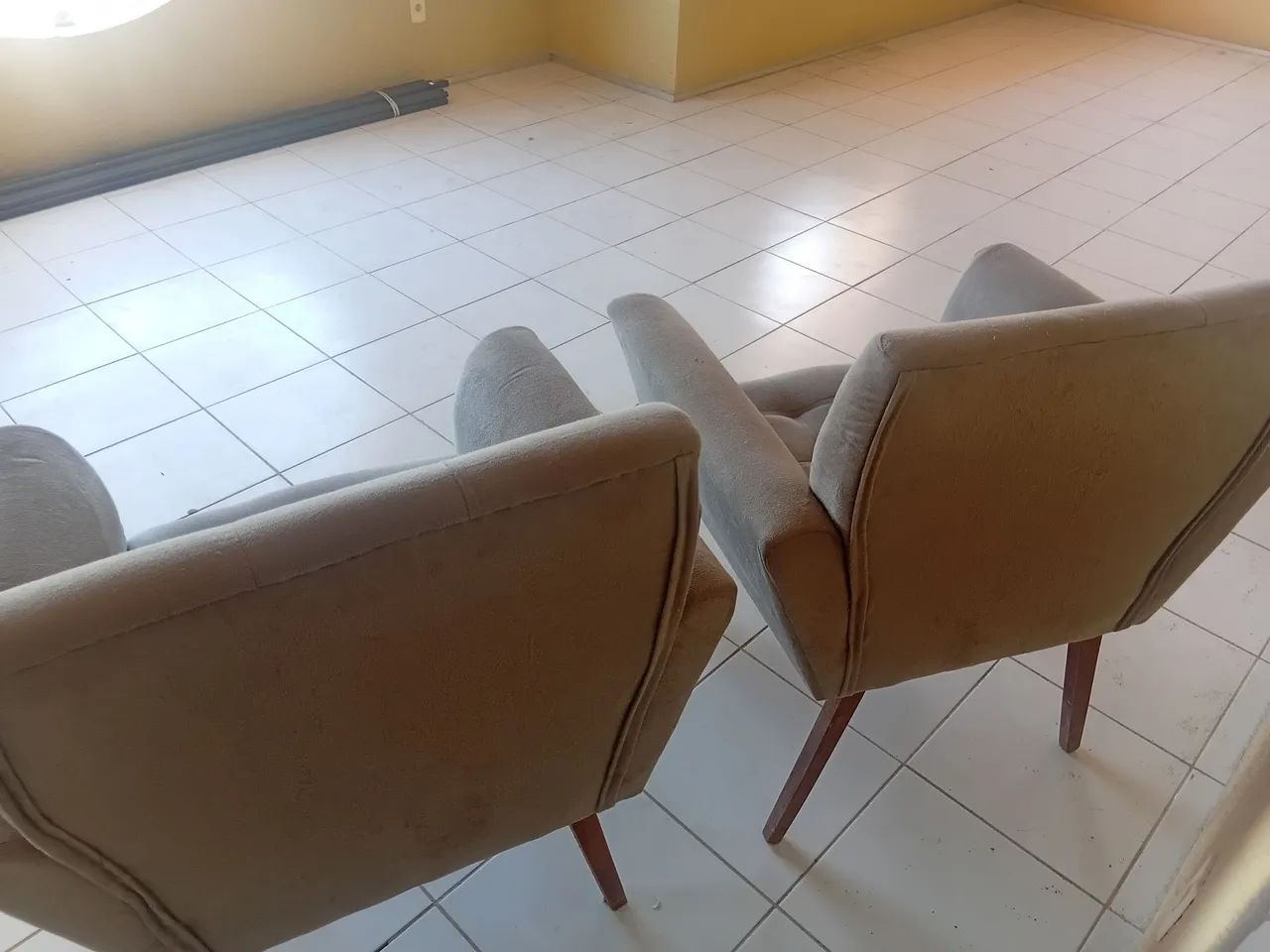 Vendo duas cadeiras para sala,quarto - Foto 5