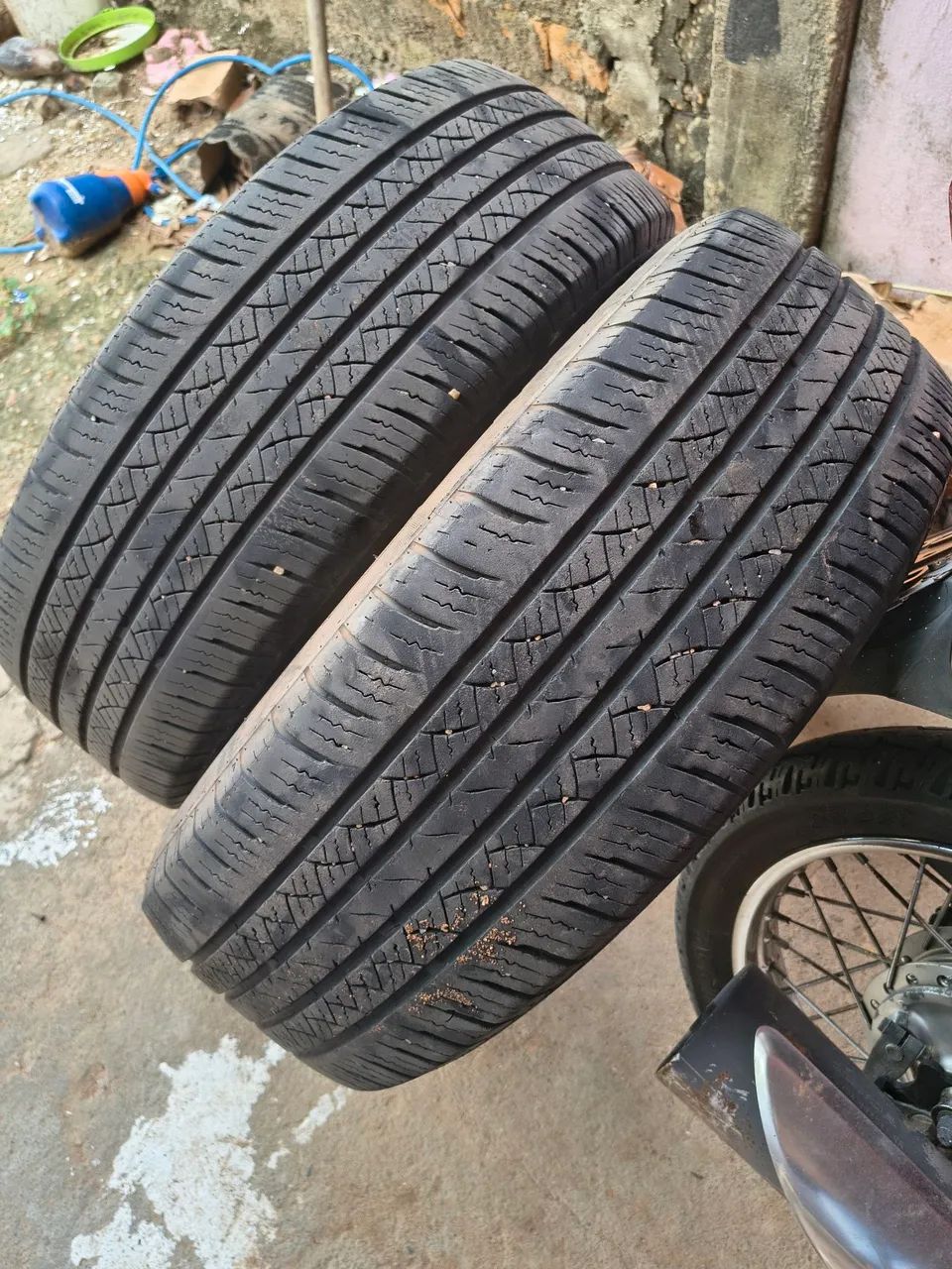 Pneu 235/60/18