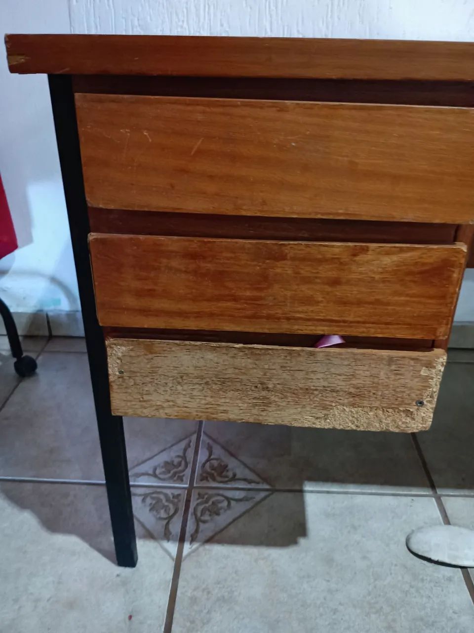 VENDO UMA MESA DE ESCRITÓRIO  - Foto 5