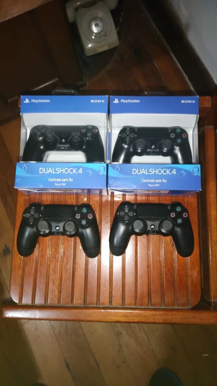 4 controles de PS4 com defeito