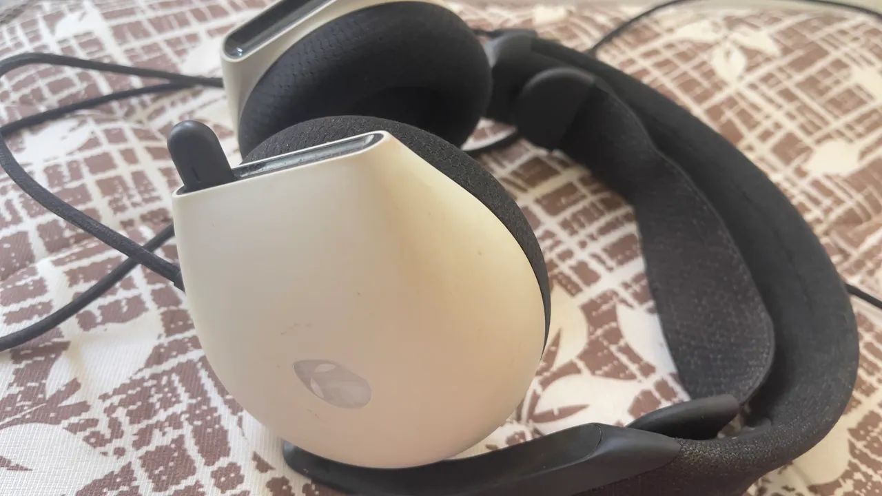 Headset Alienware com fio USB e adaptador P2 - Foto 5