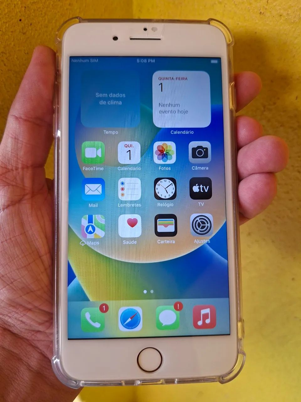 Iphone 8 Plus 64gb, com capinha, película e carregador. - Foto 3